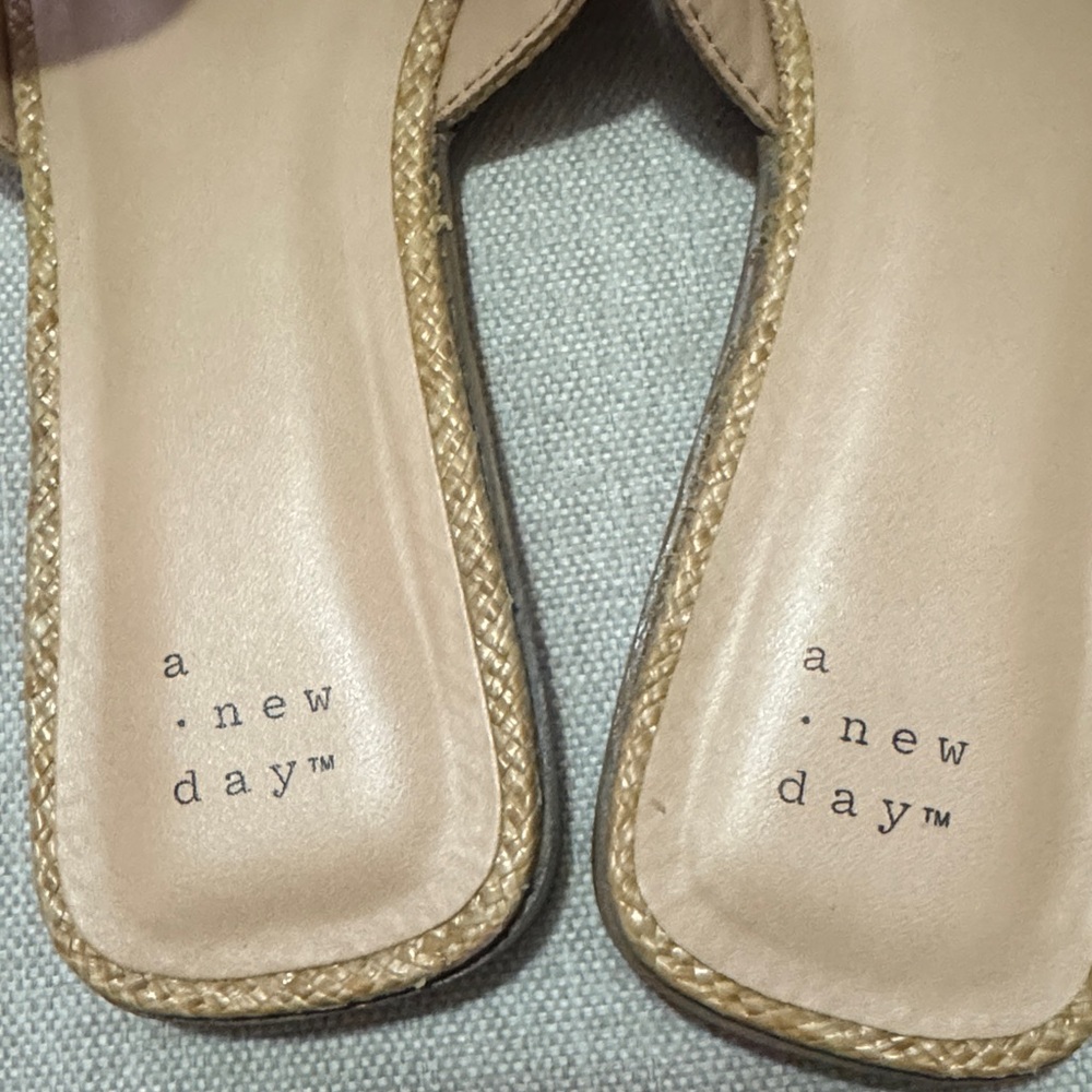 EUC a new day brand Sandals-Sz 9-Woven Textured Uppers-Natural Color/Tan-Slip On - Picture 6 of 13